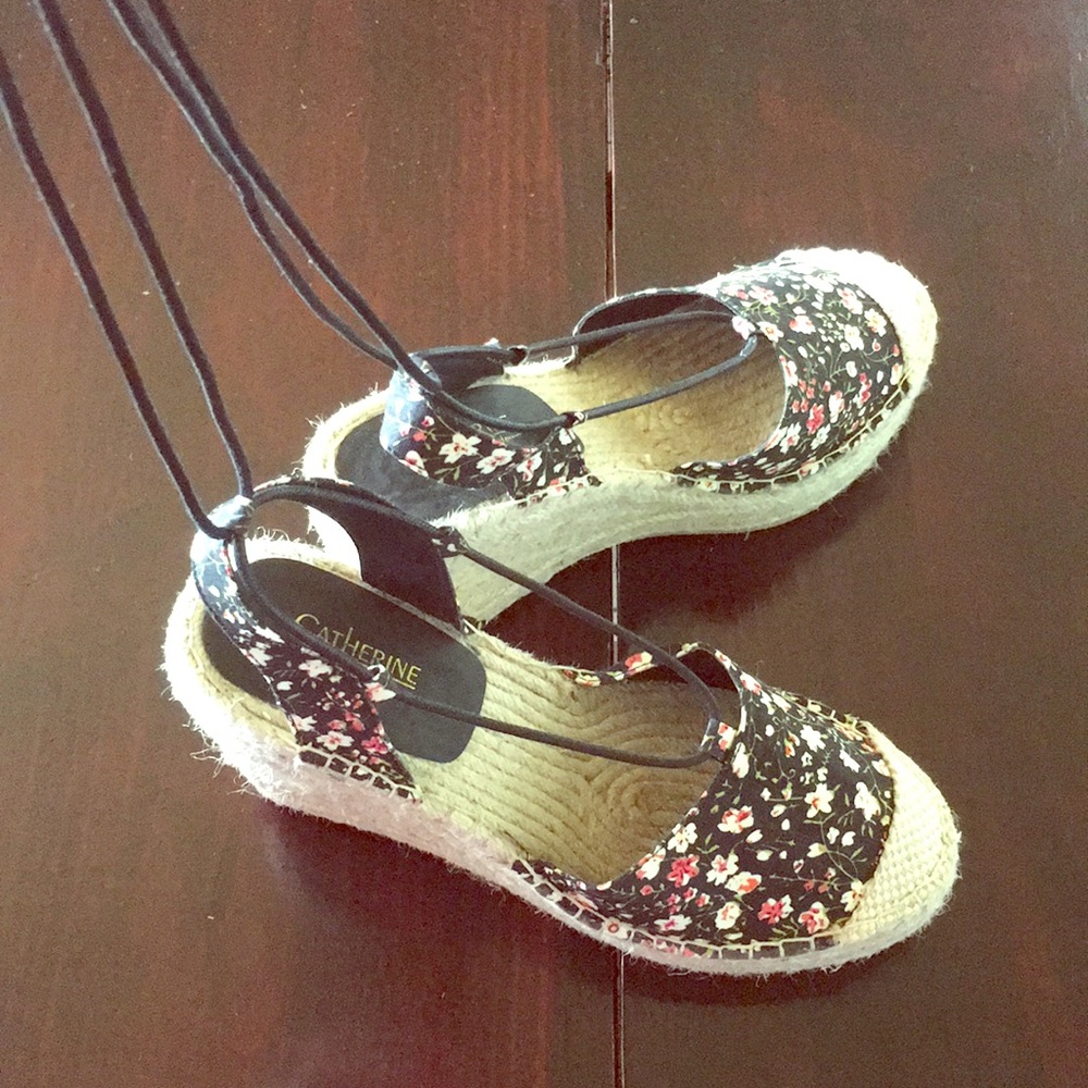 Floral wedges